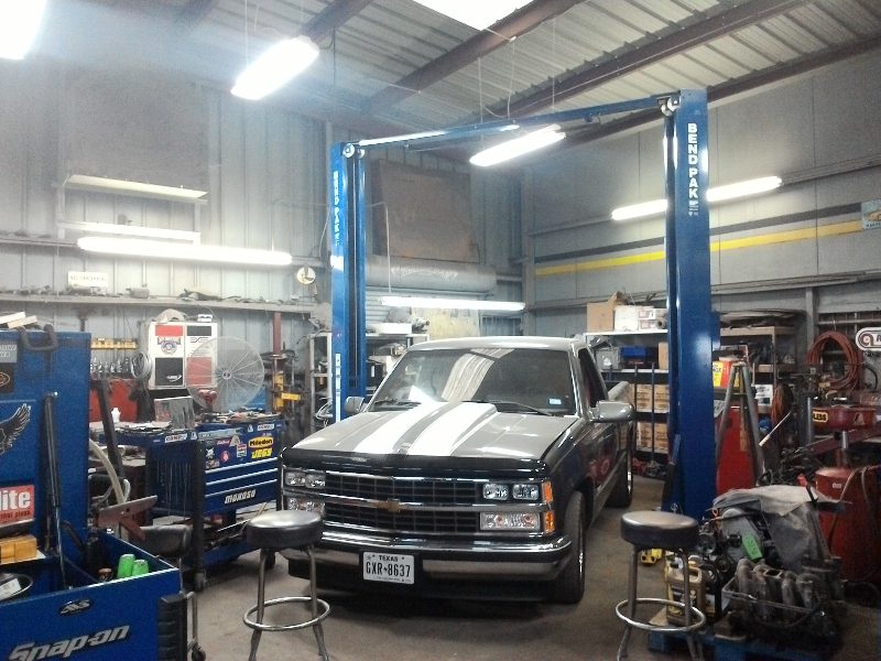 LED-high-bay-lights-installed-in-a-Texas-automotive-shop.